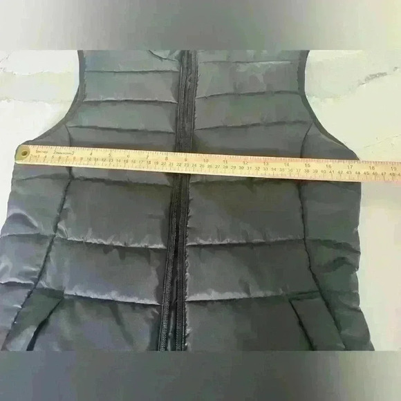 Puma essentials black padded vest size xs NWT - Picture 13 of 15